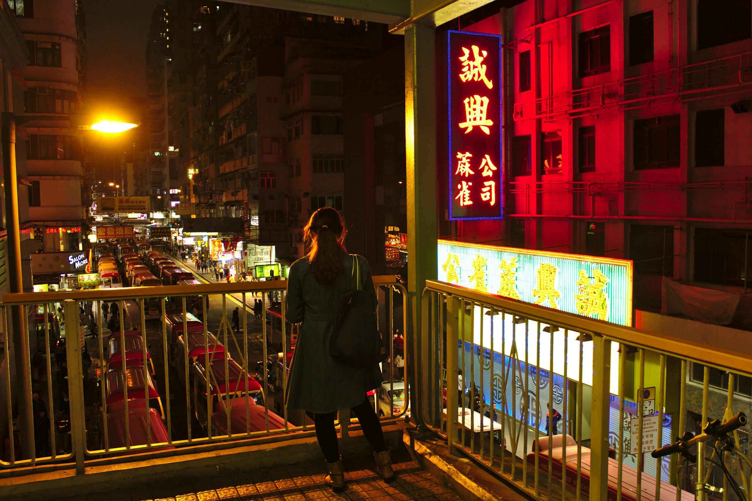 Beloved Sitcom Cast Reunites, Proving Lasting Bonds Transcend Television