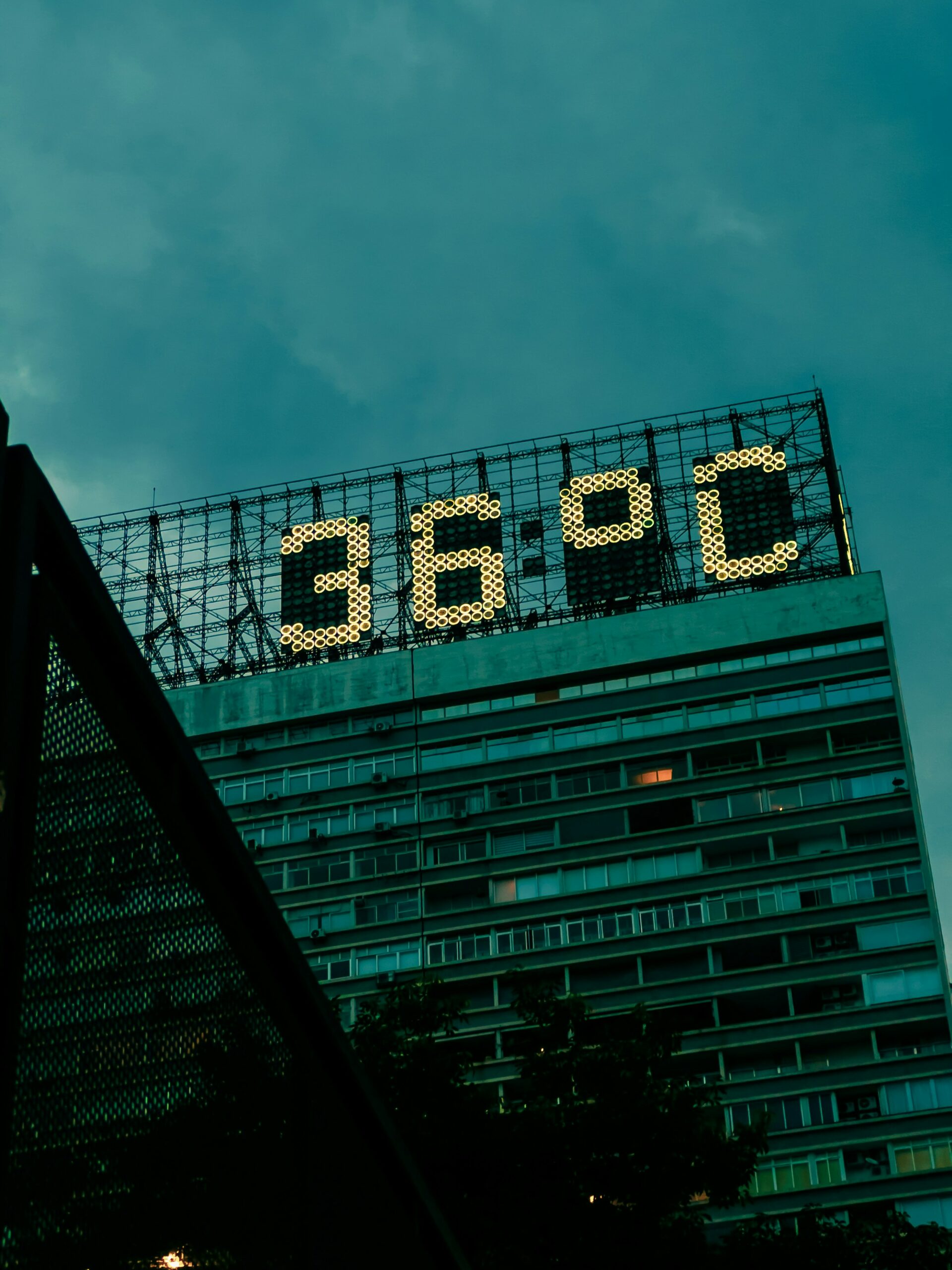 Global Heatwave Threatens Health, Infrastructure as Temperatures Soar