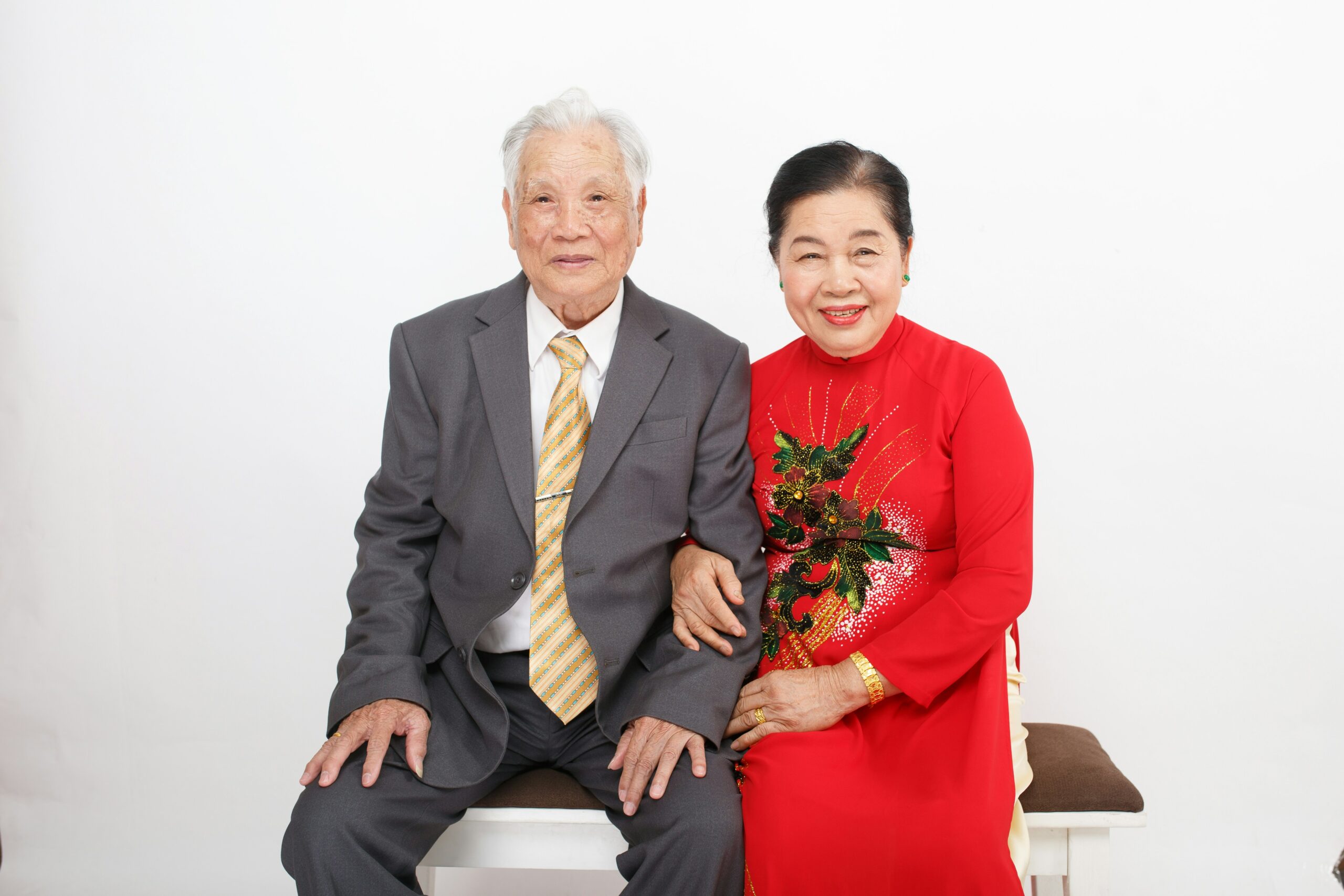 Celebrated Actress Ada Choi Marks 18 Years of Marriage with Actor Max Zhang