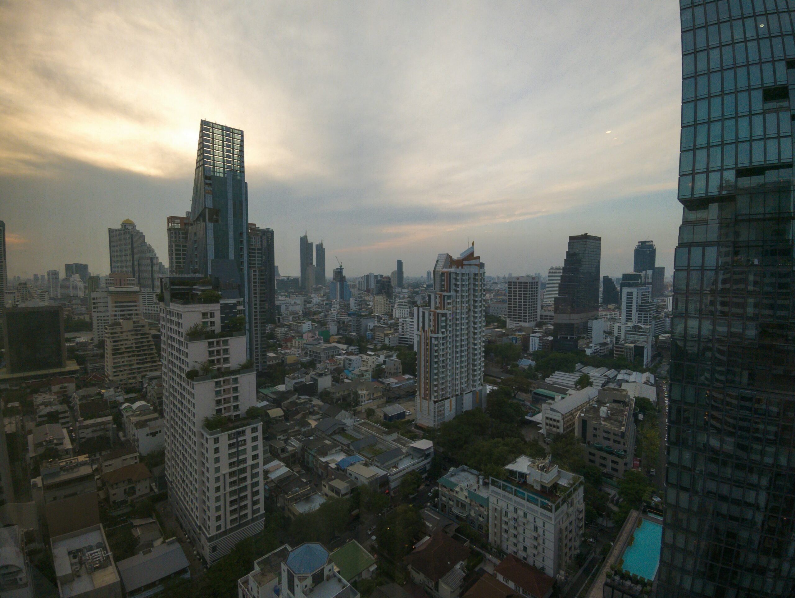 Brave Thai Tourism Showcases Thrilling Bangkok Heights